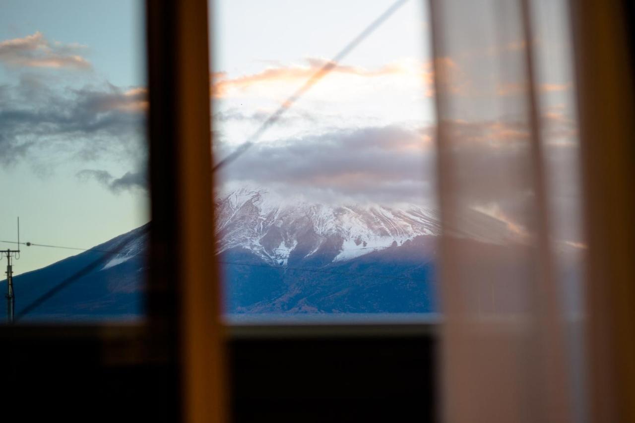 Вилла Enjoy Mt.Fuji B Фудзиёсида Экстерьер фото